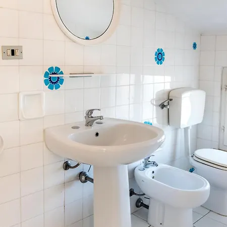 M051 - Marcelli, Con Giardino Vicino Al Mare Marcelli