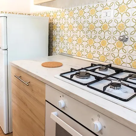 M051 - Marcelli, Con Giardino Vicino Al Mare Marcelli