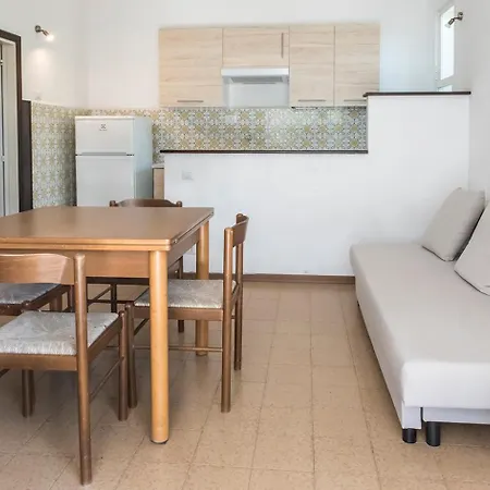 M051 - Marcelli, Con Giardino Vicino Al Mare *